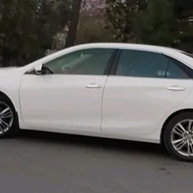 Toyota Camry 2017