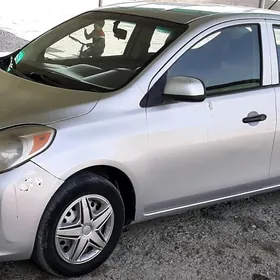 Nissan Versa 2011