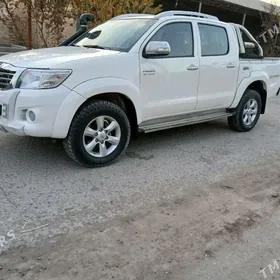 Toyota Hilux 2013