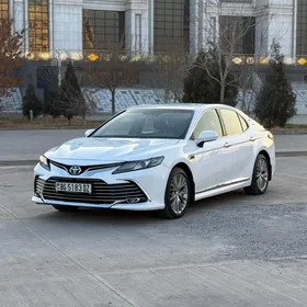 Toyota Camry Hybrid 2021