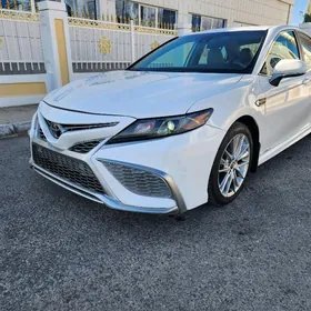 Toyota Camry 2021