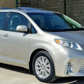 Toyota Sienna 2016