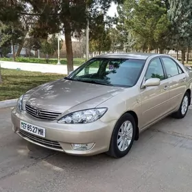 Toyota Camry 2004