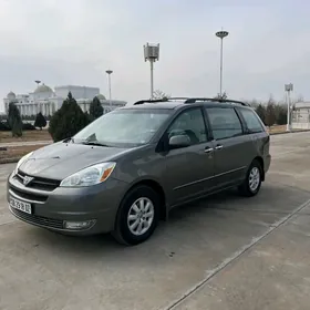 Toyota Sienna 2004