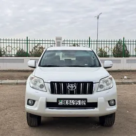 Toyota Land Cruiser Prado 2013