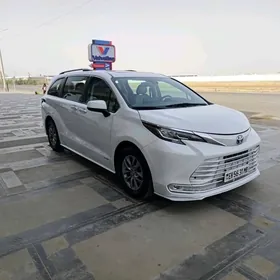 Toyota Sienna 2021