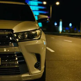 Toyota Highlander 2019