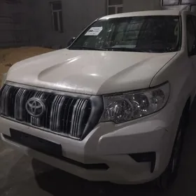Toyota Land Cruiser Prado 2023
