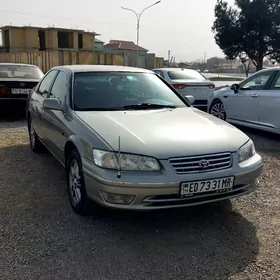 Toyota Camry 2000