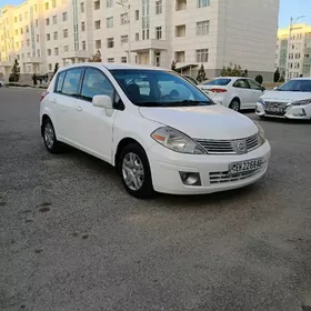 Nissan Versa 2012