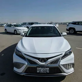 Toyota Camry 2021