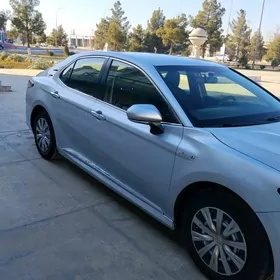 Toyota Camry Hybrid 2022