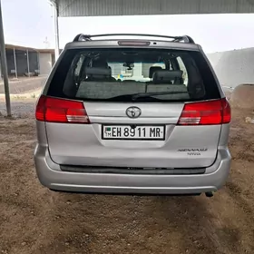 Toyota Sienna 2004