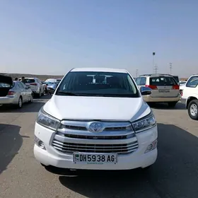 Toyota Innova 2021