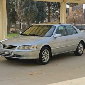 Toyota Camry 2001