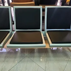 Skameýka HP koza.Офис ожидание