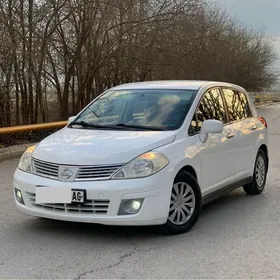 Nissan Versa 2011