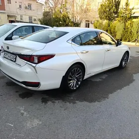 Lexus ES 300h 2020