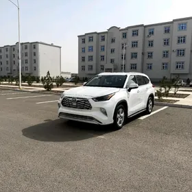 Toyota Highlander 2022