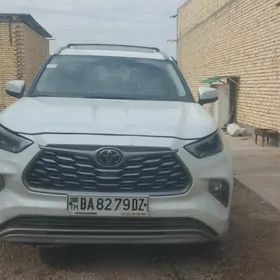 Toyota Highlander 2024