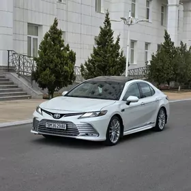 Toyota Camry 2018