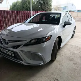 Toyota Camry 2022
