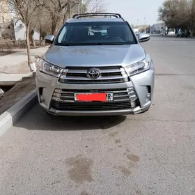 Toyota Highlander 2019