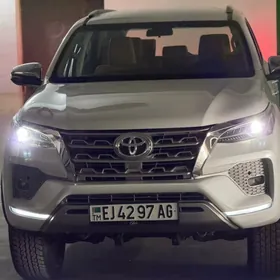 Toyota Fortuner 2025