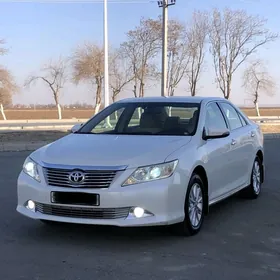 Toyota Camry 2014