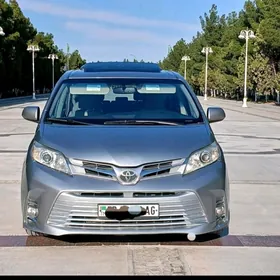 Toyota Sienna 2016