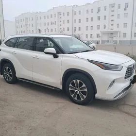 Toyota Highlander 2020