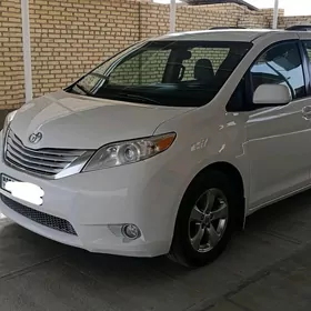 Toyota Sienna 2015