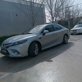 Toyota Camry 2021