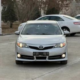 Toyota Camry 2014