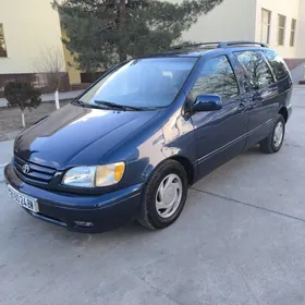 Toyota Sienna 2002
