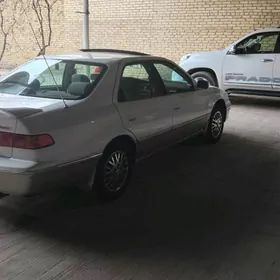 Toyota Camry 2000