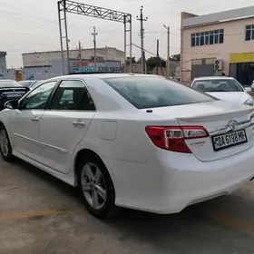 Toyota Camry 2012