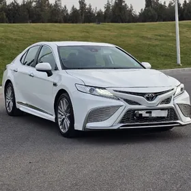 Toyota Camry 2021