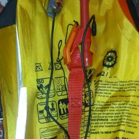 Спасательный жилет