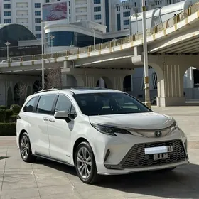 Toyota Sienna 2021