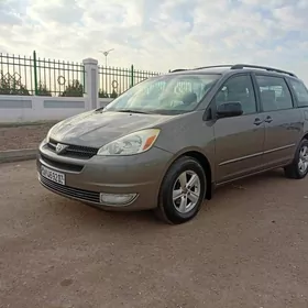 Toyota Sienna 2003