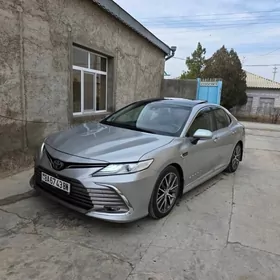 Toyota Camry 2020