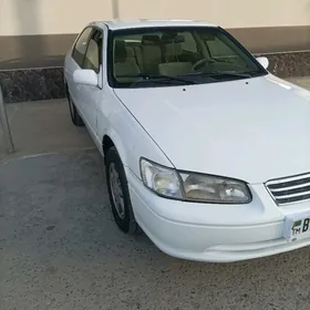 Toyota Camry 2000