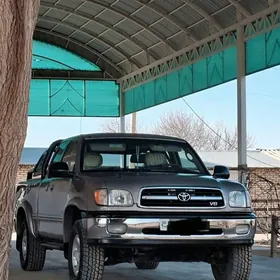 Toyota Tundra 2002