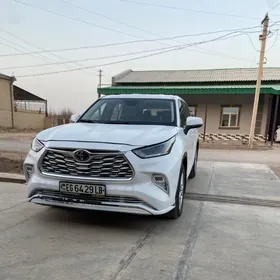 Toyota Highlander 2022