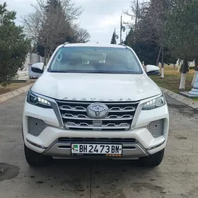 Toyota Fortuner 2022