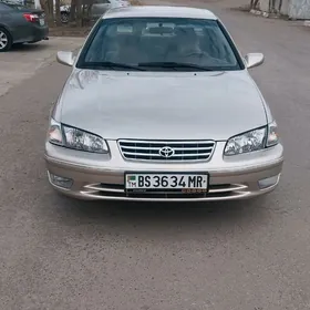 Toyota Camry 2000
