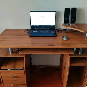 Письменный стол