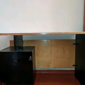 Письменный стол