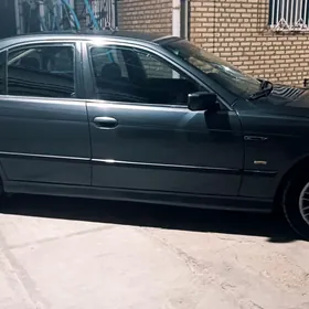 BMW E39 2000